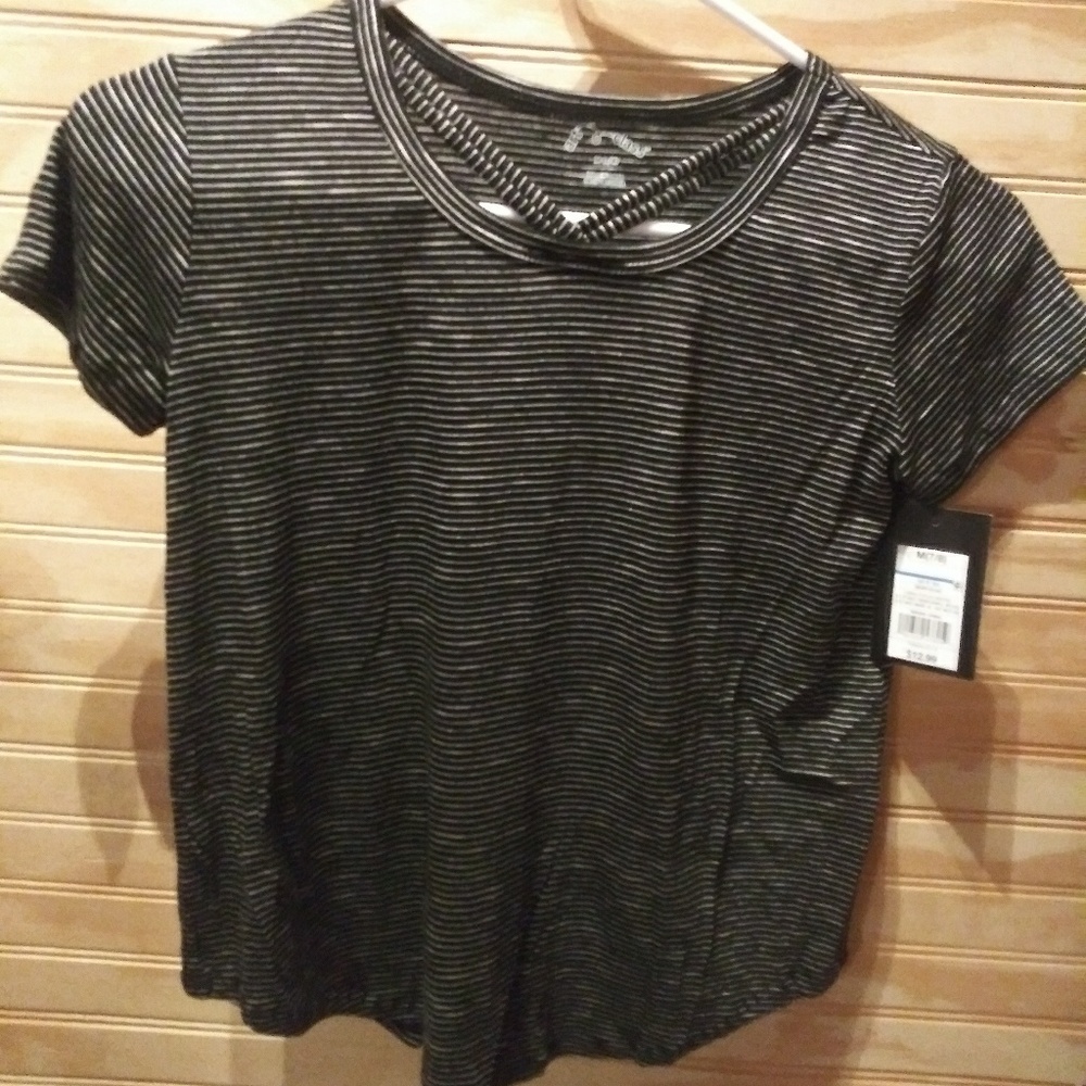 Girls sz 7/8 shirt. New with Tags.